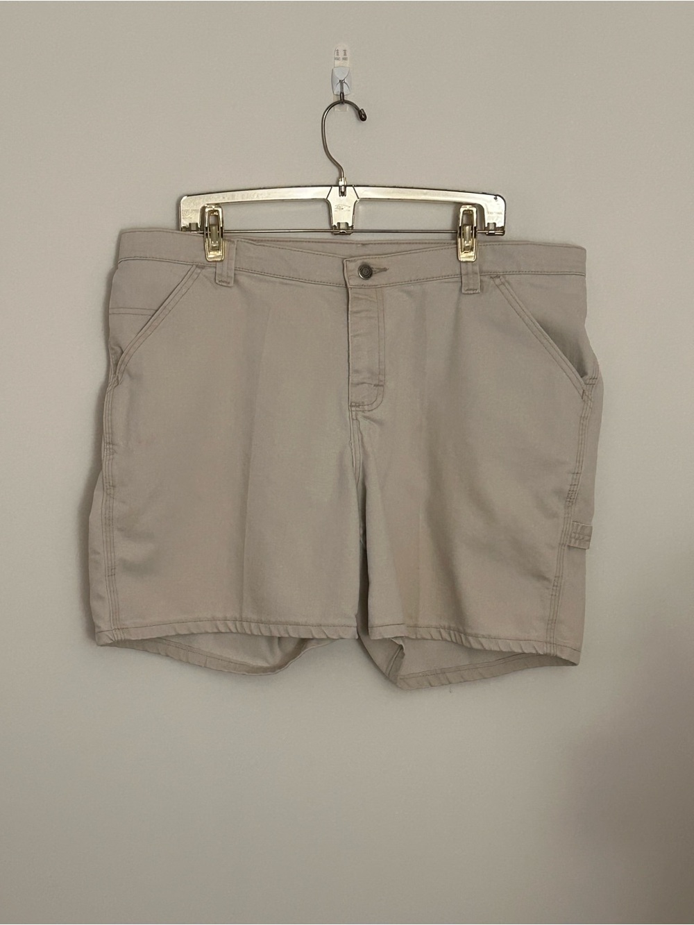 Lee Women's Cargo Shorts in Light Tan